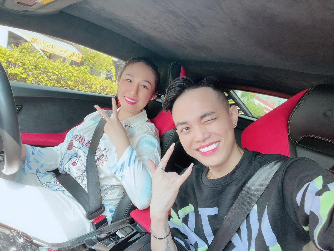 Nguyễn Hồng Sơn 9X vi vu trên siêu xe cùng nữ đại gia Bạc Liêu